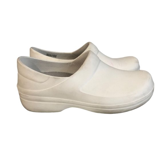 nursing shoes crocs womens